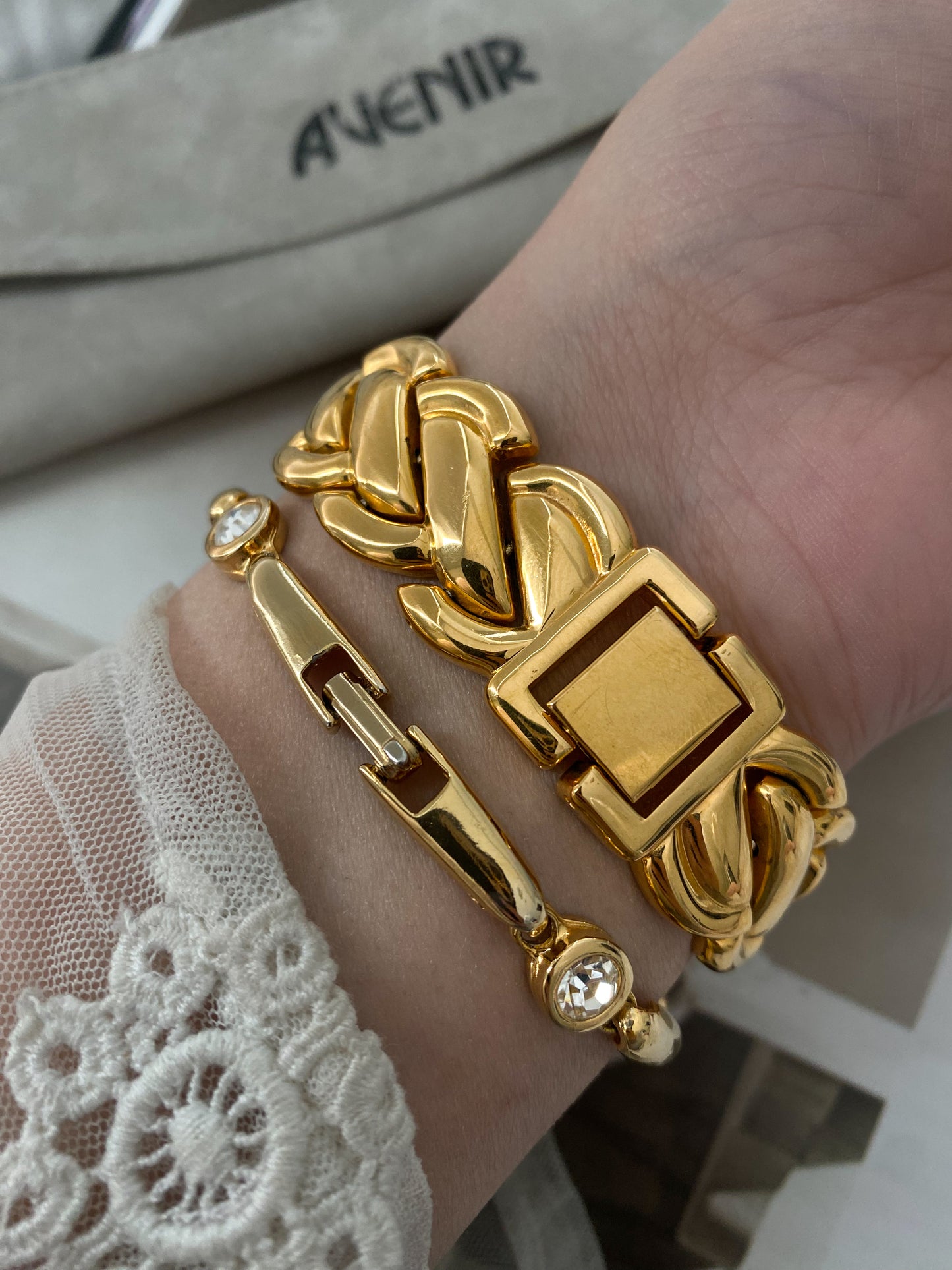 Rare Gorgeous Vintage 1980s Avenir Gold tone Ladies Watch