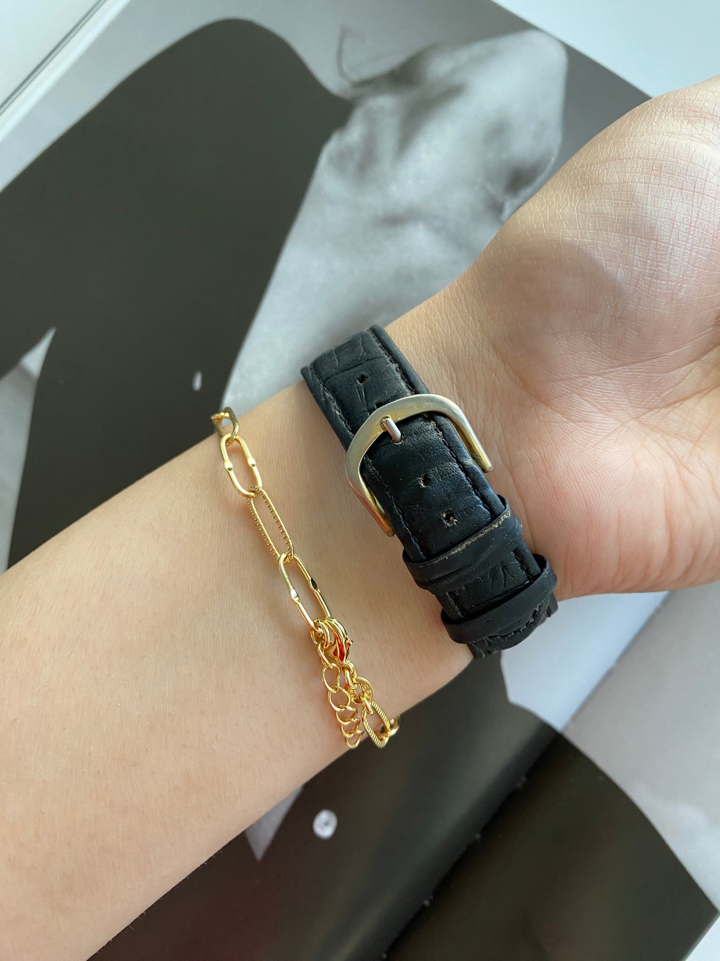 Vintage Dumai unisex Gold Watch from the 1990s