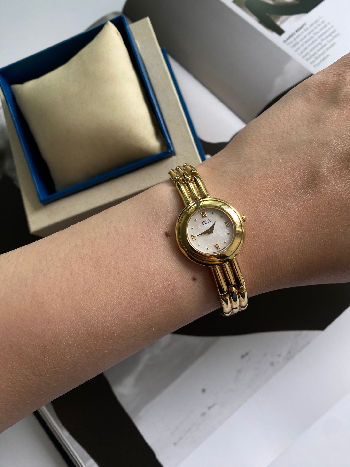 Vintage Circle Mother of Pearl Dial Gold ladies ESQ Watch