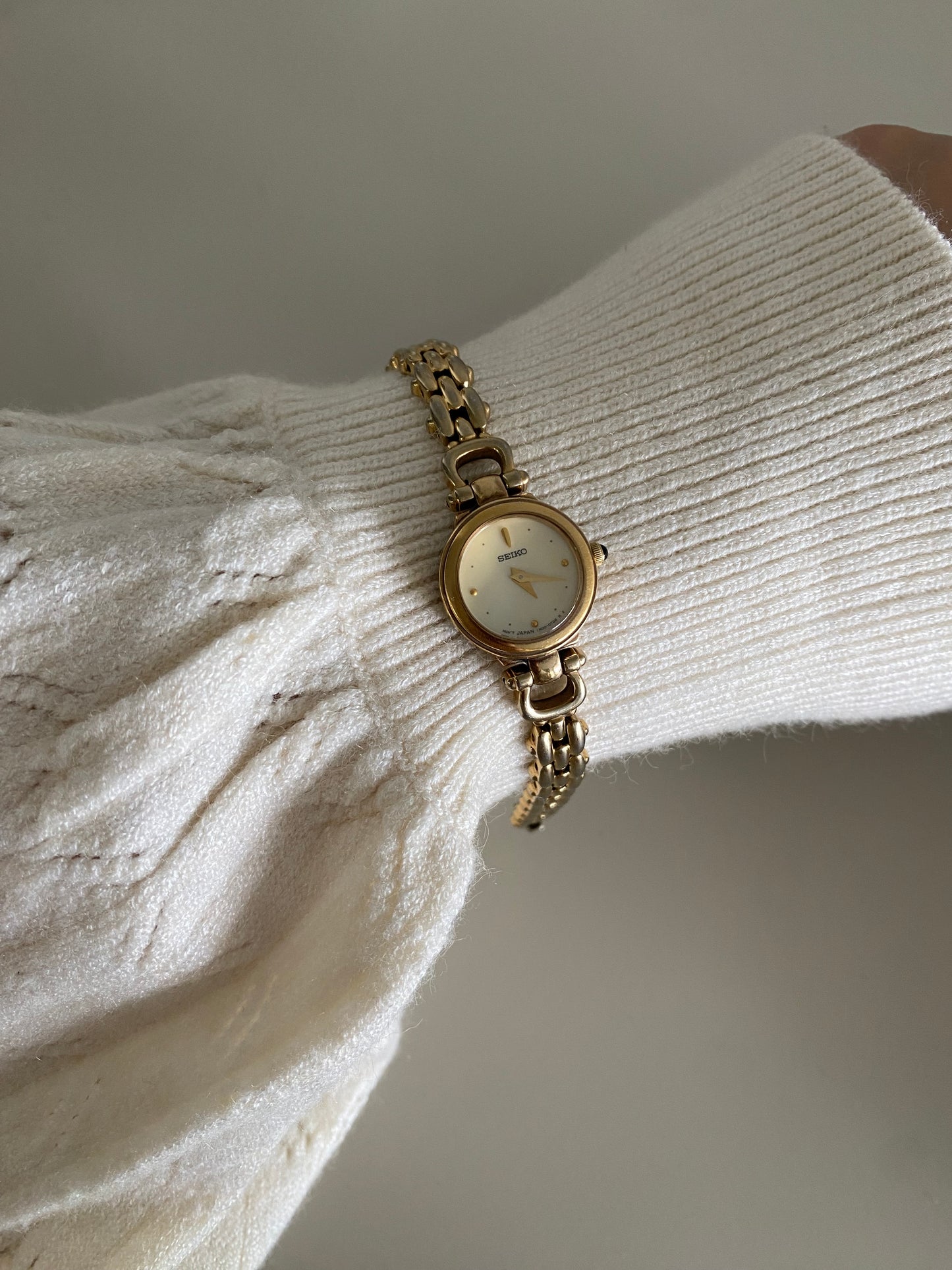 Vintage Petite Ladies Seiko Watch from the 1980s
