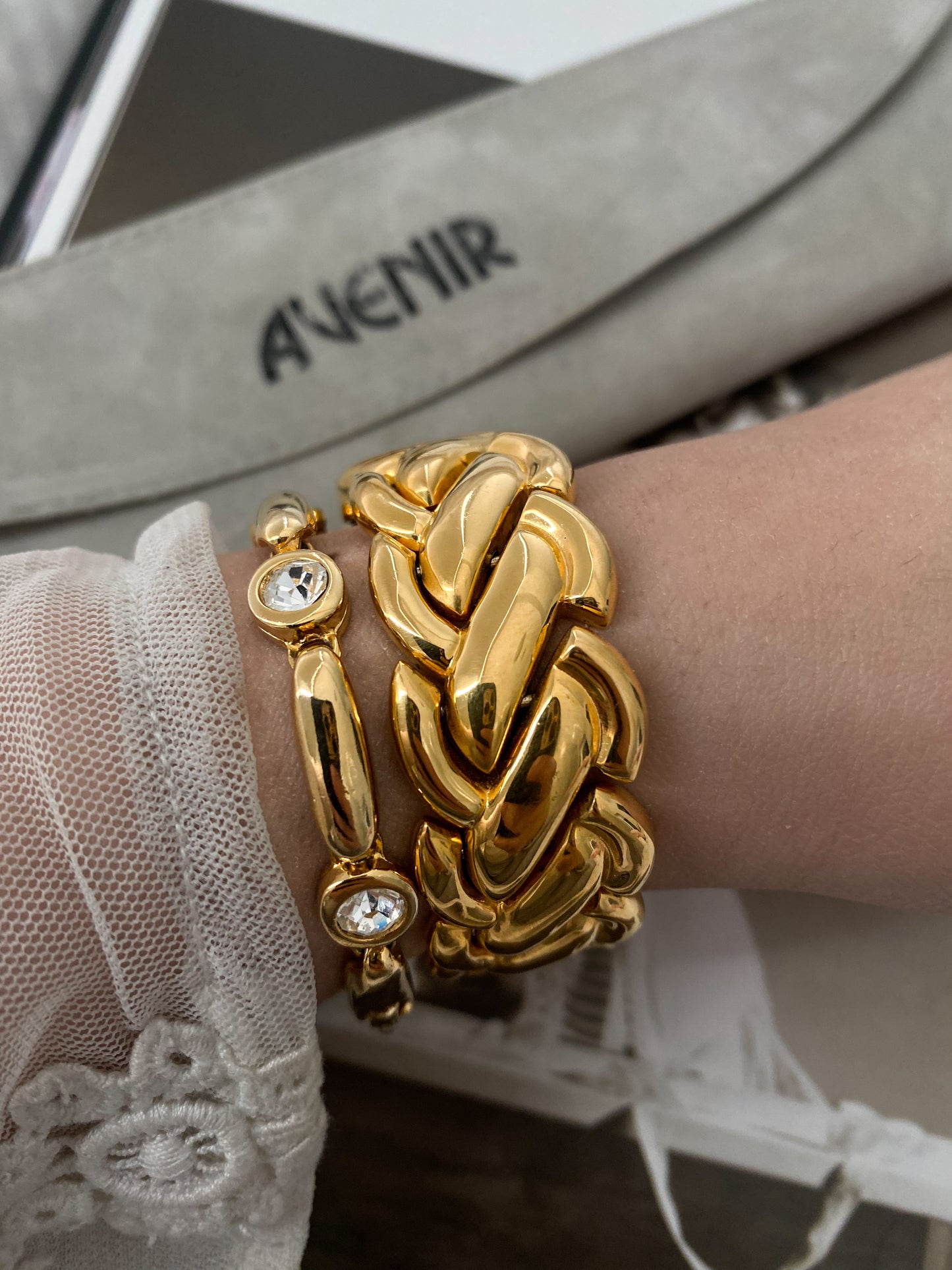 Rare Gorgeous Vintage 1980s Avenir Gold tone Ladies Watch