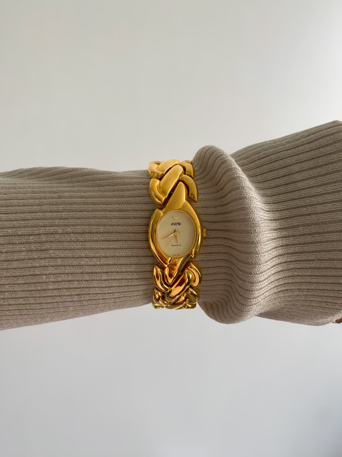 Rare Gorgeous Vintage 1980s Avenir Gold tone Ladies Watch