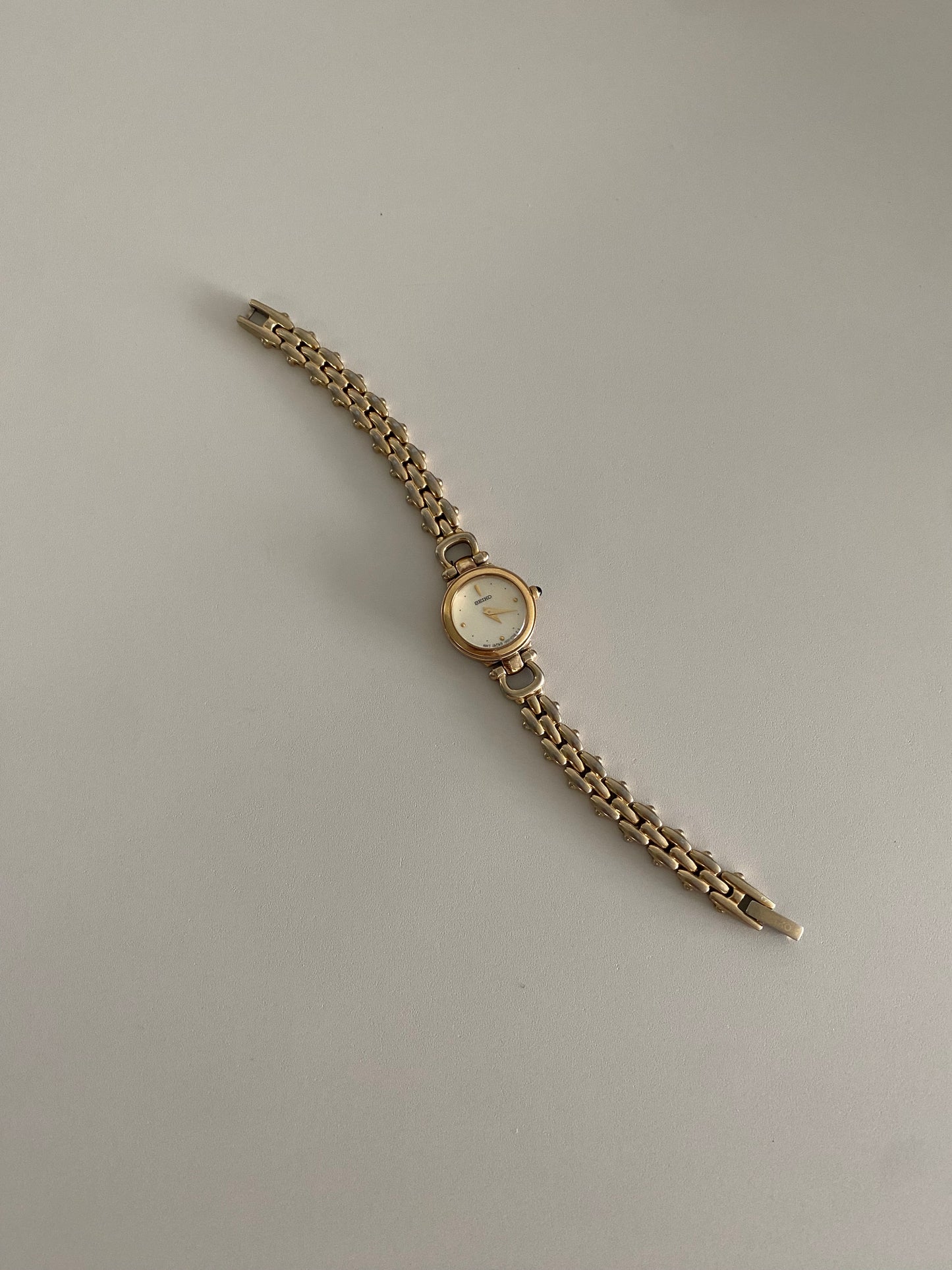 Vintage Petite Ladies Seiko Watch from the 1980s