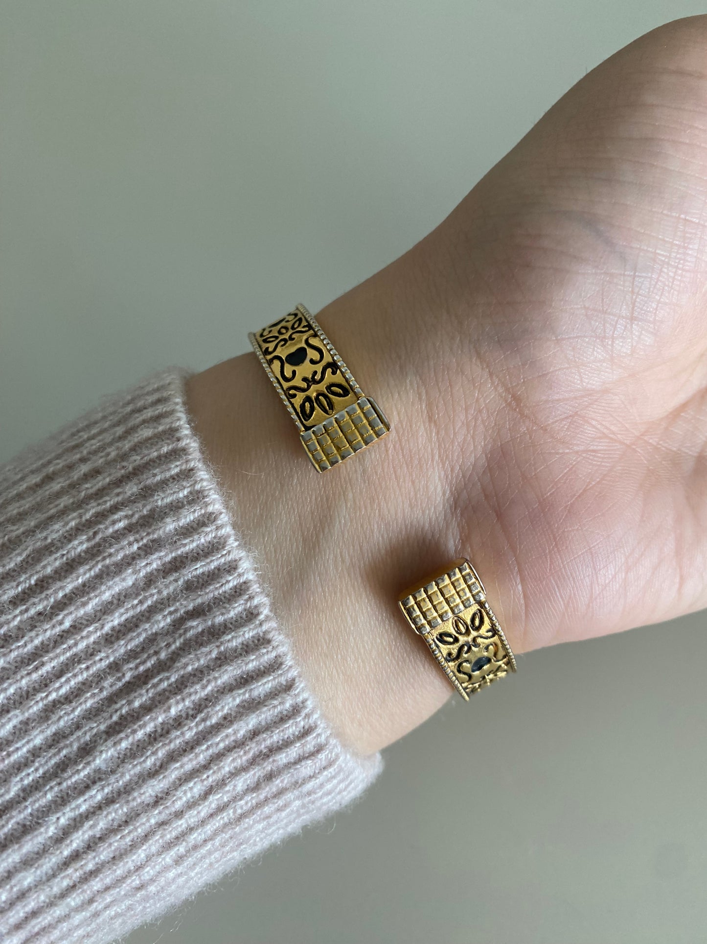 Vintage Gold Tone Claddagh Ladies cuff bracelet Watch