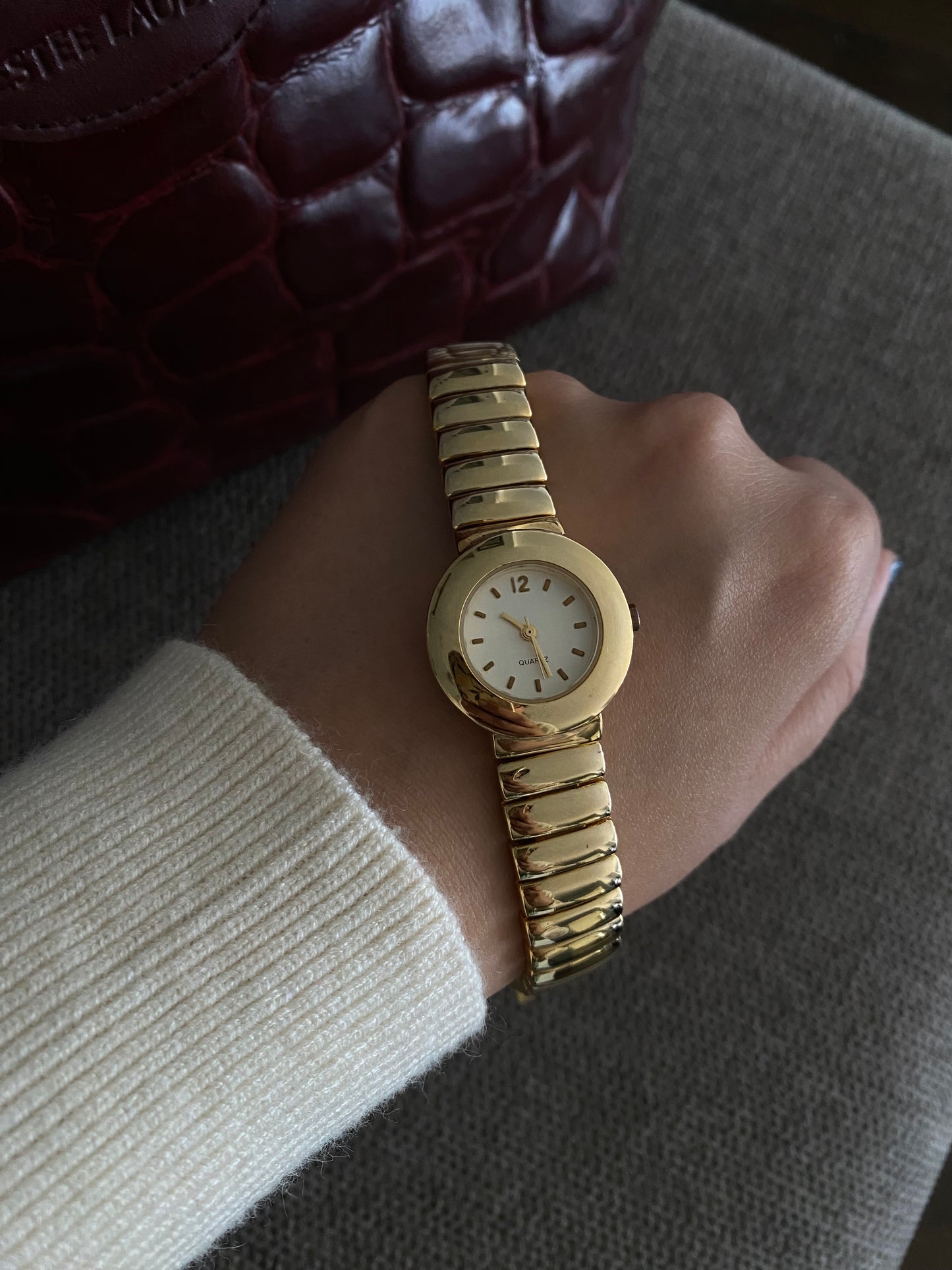 Y2K Vintage Gold-Tone Minimalist Ladies Watch