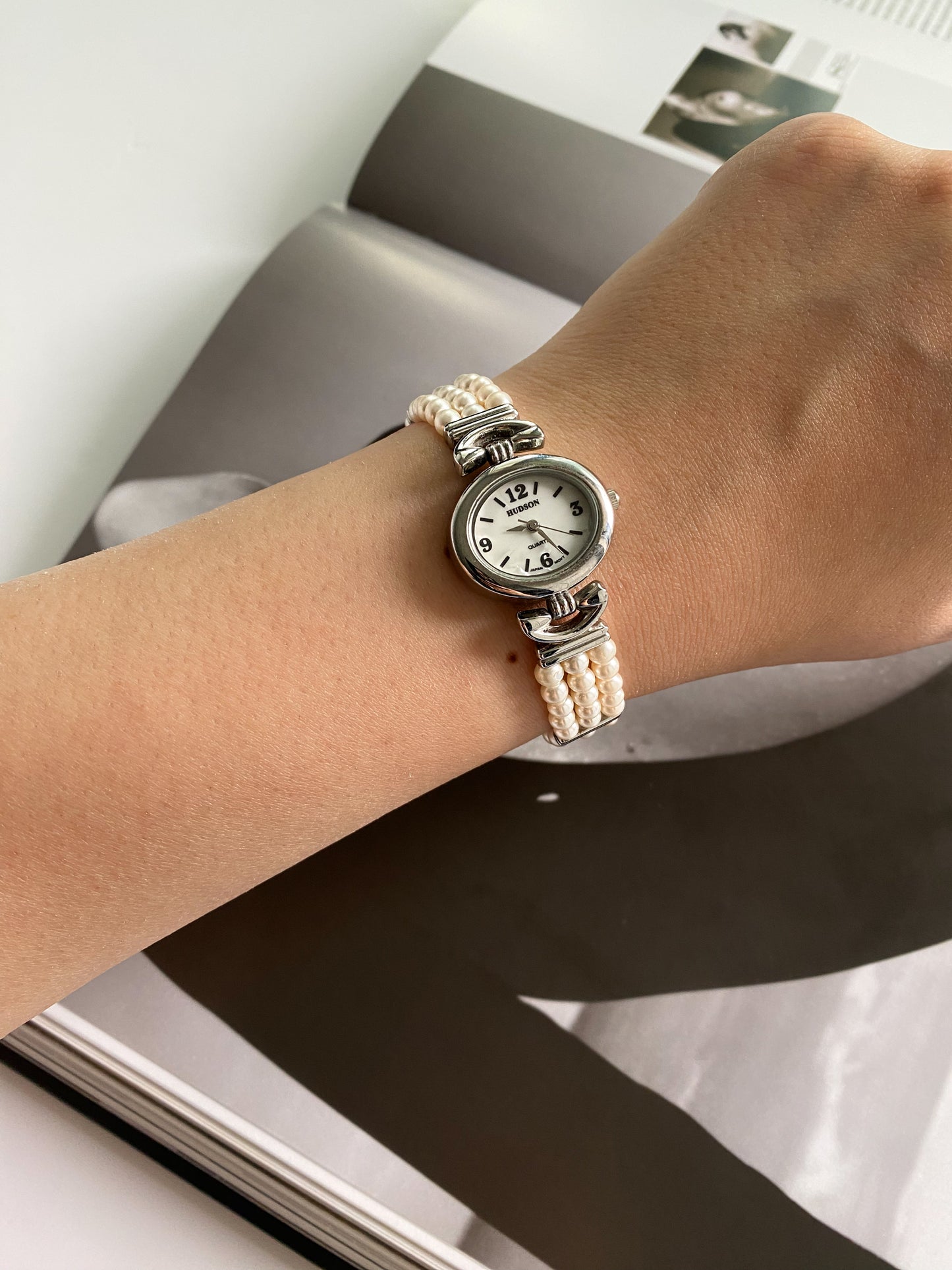 Vintage 1990s Silver tone faux pearl Hudson Watch