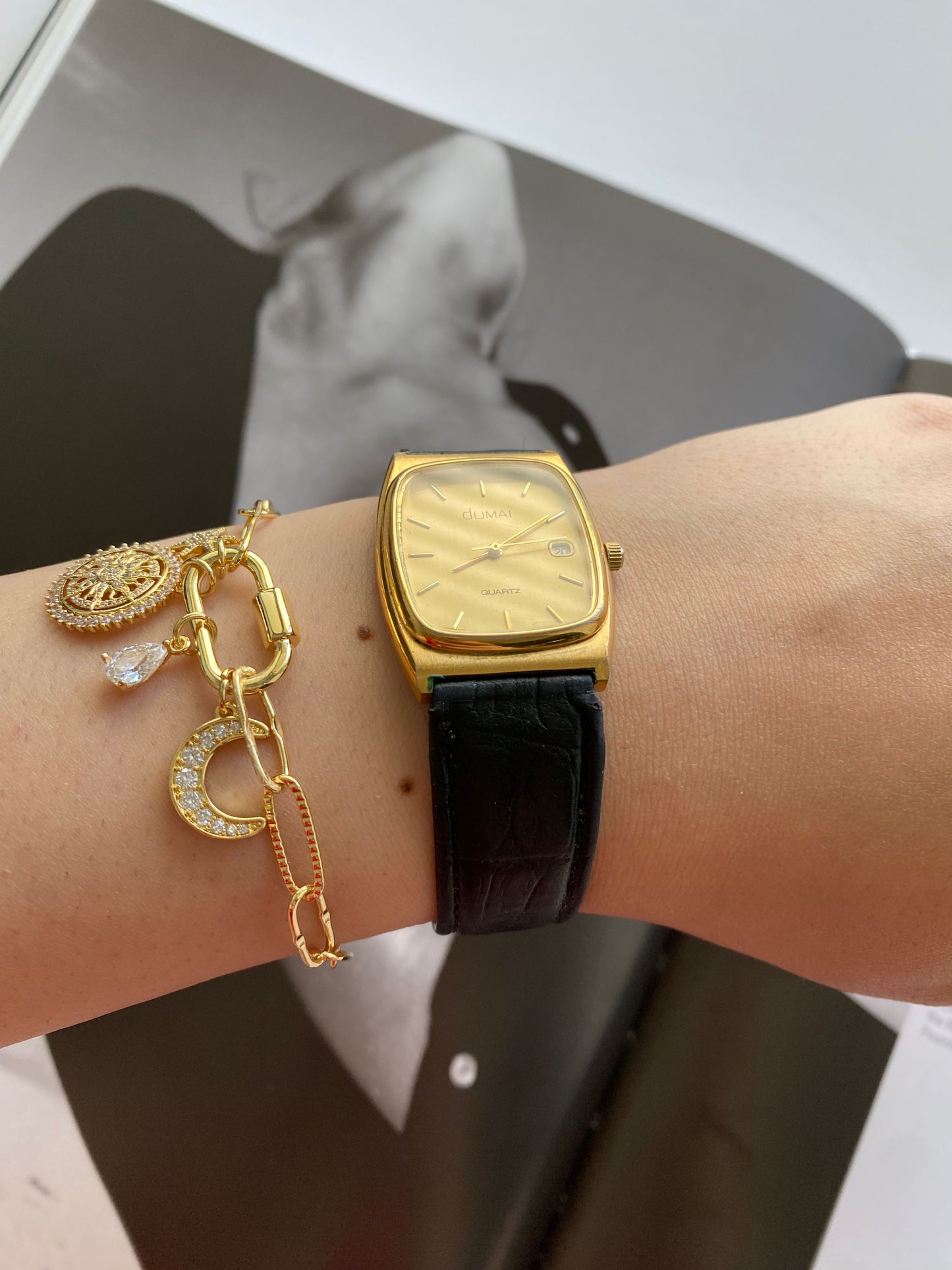 Vintage Dumai unisex Gold Watch from the 1990s