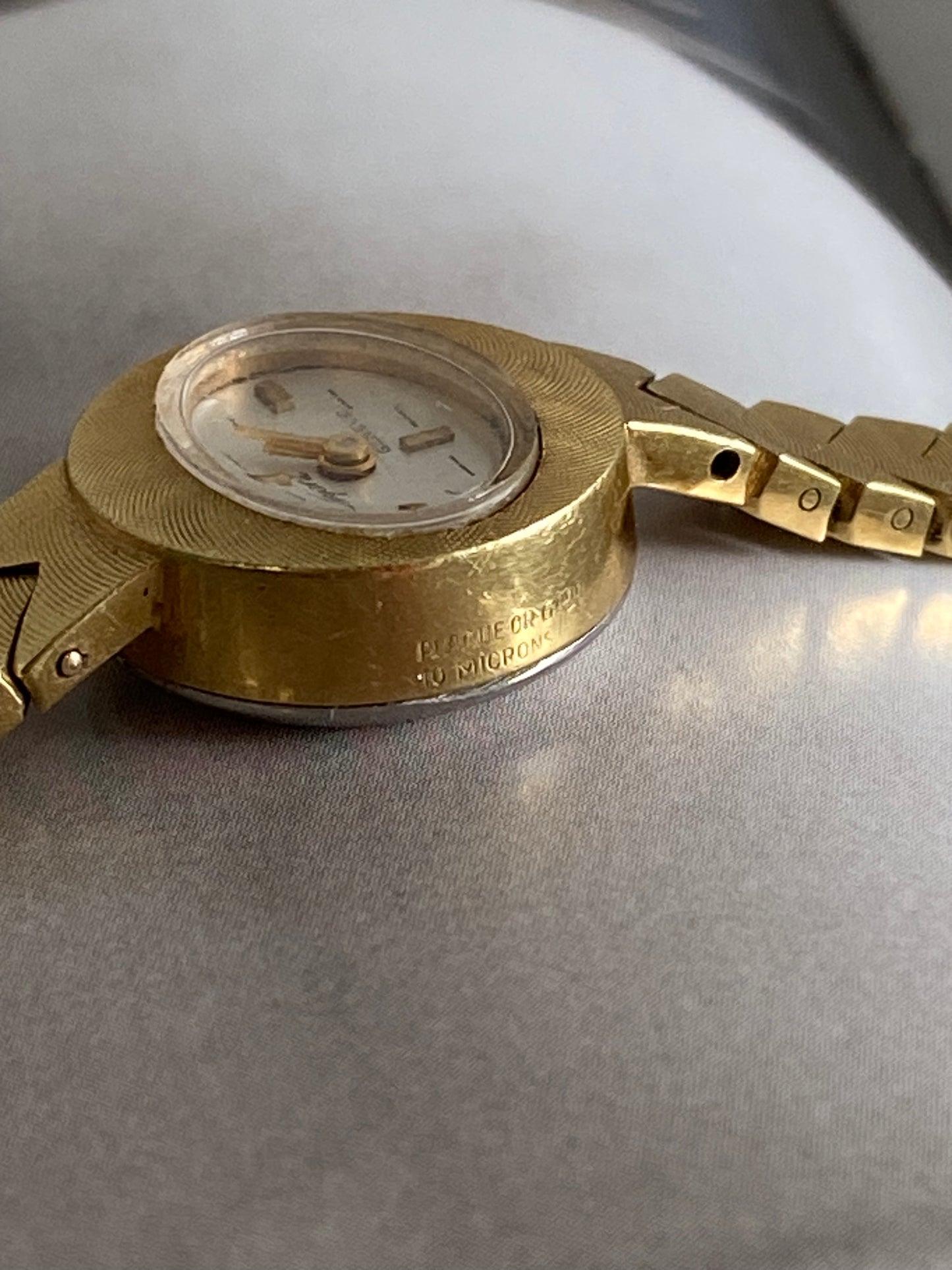 Rare Vintage 1960s Dainty Wyant Geneve 10 Microns Gold Plated Ladies Mechanical Watch