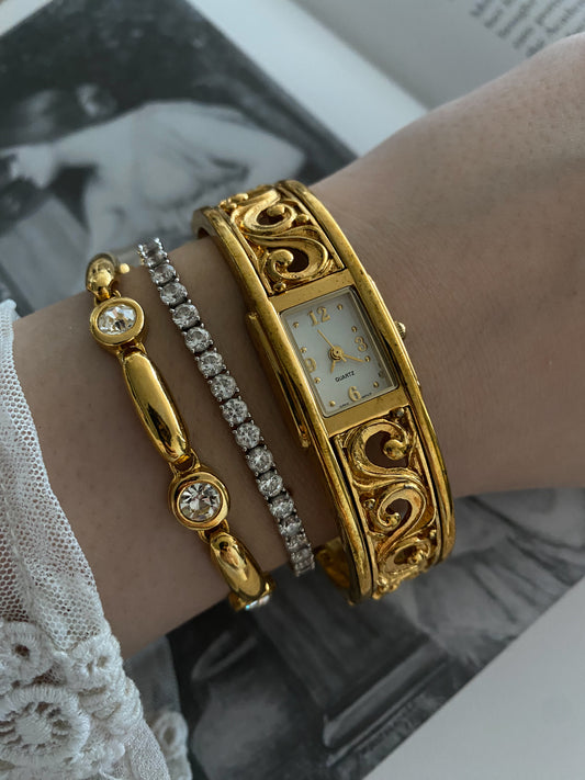 Beautiful Gold tone Vintage Filigree Bangle watch